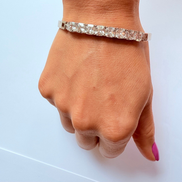 8.25CT Cushion Cubic Zirconia CZ 925 Sterling Silver 6mm Hinged Bangle Bracelet - Picture 7 of 10